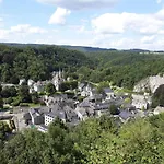 Le De Roanne-coo Chalé *